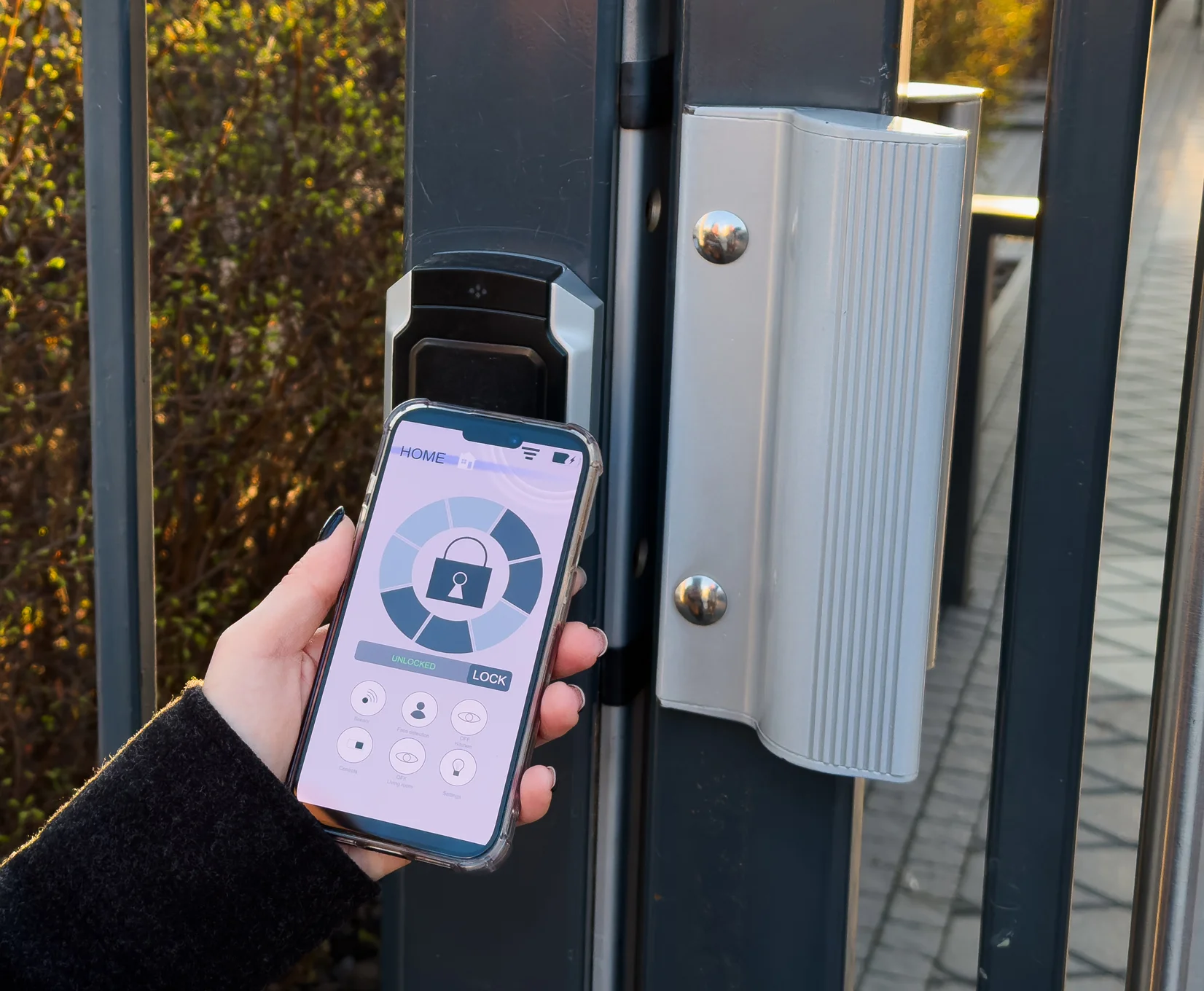 Smart Locks – Opportunities and Risks for Locksmith Services